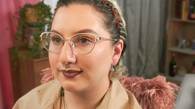 Ximenna Cruz online show from 4, 4, 2026