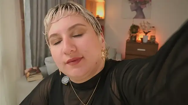 Ximenna Cruz online show from 13, 1, 2026