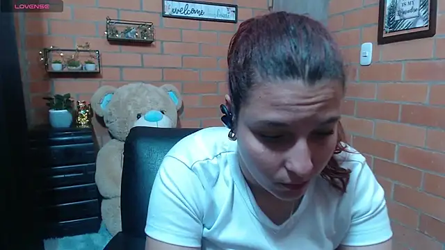 Snapshot of alexia_87 chatting on 19, 9, 2025 alexia 87 online show from 19, 9, 2025