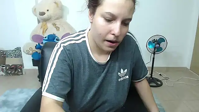 Snapshot of alexia_87 chatting on 8, 3, 2025 alexia 87 online show from 8, 3, 2025