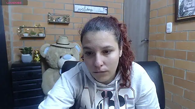 Snapshot of alexia_87 chatting on 21, 9, 2025 alexia 87 online show from 21, 9, 2025