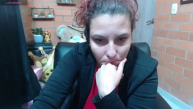 Snapshot of alexia_87 chatting on 3, 10, 2025 alexia 87 online show from 3, 10, 2025