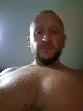 Snapshot of RomWoolf chatting on 17, 9, 2025 RomWoolf online show from 17, 9, 2025