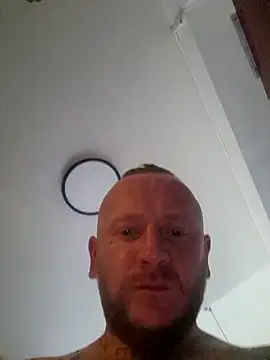 Snapshot of RomWoolf chatting on 1, 1, 2025 RomWoolf online show from 1, 1, 2025