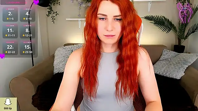 YrKiraXO online show from 3, 2, 2025