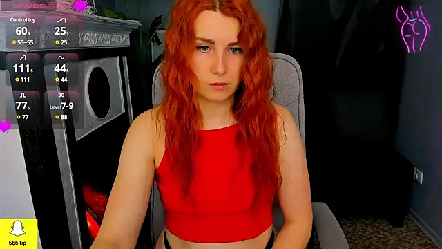 YrKiraXO online show from 8, 2, 2025