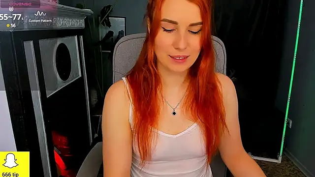 YrKiraXO online show from 8, 3, 2025