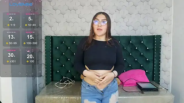 Snapshot of conniejames_m chatting on 23, 5, 2026 conniejames m online show from 23, 5, 2026