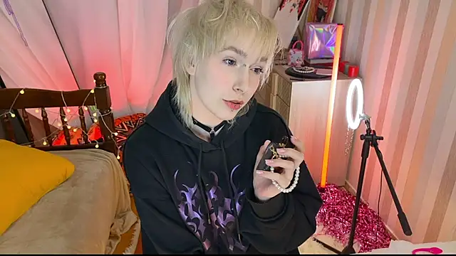 EmmyAmbros online show from 1, 3, 2026