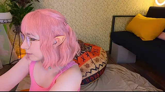 EmmyAmbros online show from 10, 11, 2025