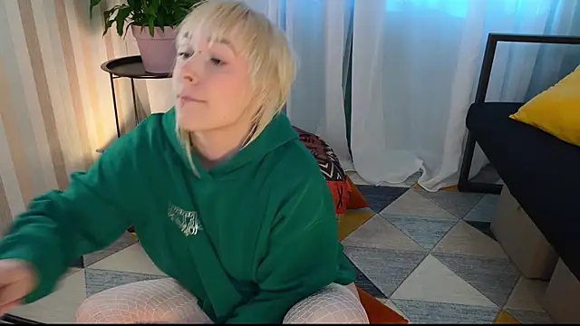 Snapshot of EmmyAmbros chatting on 17, 7, 2026 EmmyAmbros online show from 17, 7, 2026