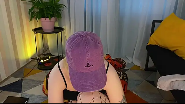 Snapshot of EmmyAmbros chatting on 20, 7, 2026 EmmyAmbros online show from 20, 7, 2026