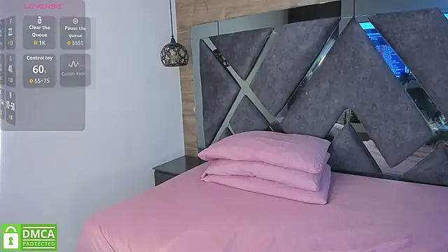 Venus velez  online show from 5, 11, 2025