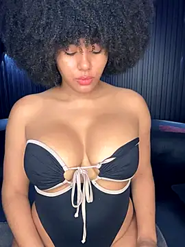 Snapshot of kendall_coxx chatting on 7, 11, 2025 kendall coxx online show from 7, 11, 2025