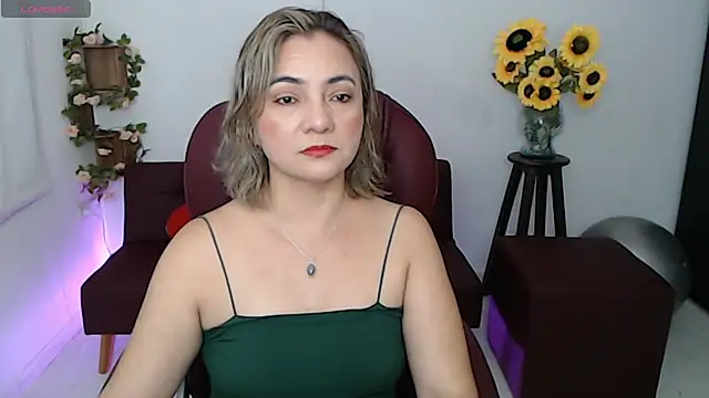 Snapshot of ana_milf chatting on 5, 5, 2026 ana milf online show from 5, 5, 2026