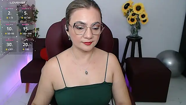 Snapshot of ana_milf chatting on 11, 5, 2026 ana milf online show from 11, 5, 2026