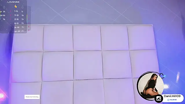 danii hill  online show from 21, 10, 2025