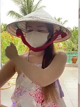 BabyThree  online show from 23, 10, 2025