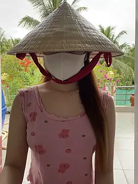 BabyThree  online show from 28, 10, 2025