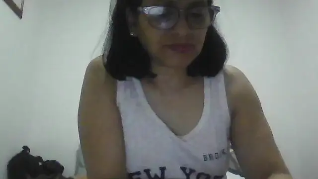 Snapshot of titssmall123 chatting on 1, 11, 2025 titssmall123 online show from 1, 11, 2025