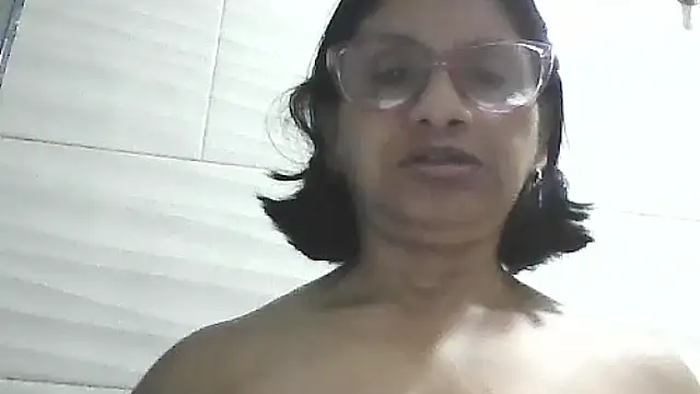 Snapshot of titssmall123 chatting on 1, 5, 2026 titssmall123 online show from 1, 5, 2026