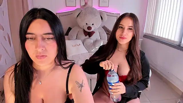 Snapshot of serenna_se chatting on 29, 10, 2025 serenna se online show from 29, 10, 2025