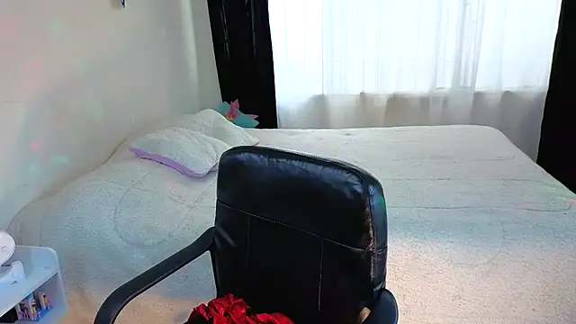 Snapshot of serenna_se chatting on 21, 10, 2025 serenna se online show from 21, 10, 2025