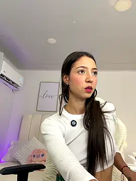 Cristall Bunny online show from 18, 11, 2025