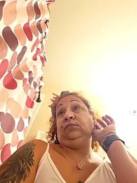 Snapshot of ladycreamypr2 chatting on 5, 5, 2026 ladycreamypr2 online show from 5, 5, 2026