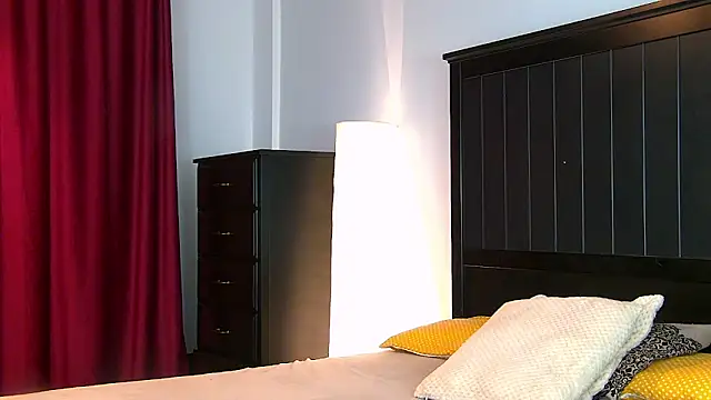 Yanira Muslim online show from 1, 11, 2025