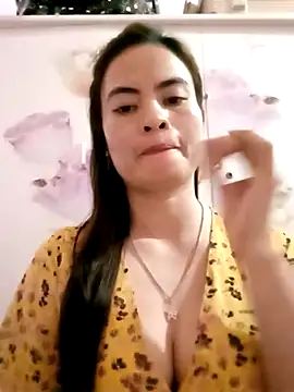 NgocQuyen2K online show from 22, 3, 2025