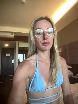 Liana Lou online show from 2, 4, 2026