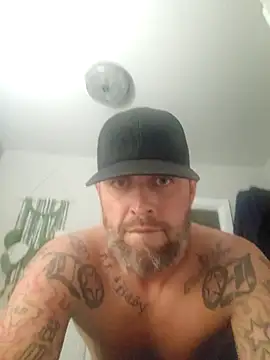 Snapshot of LongandEasy77 chatting on 27, 10, 2025 LongandEasy77 online show from 27, 10, 2025