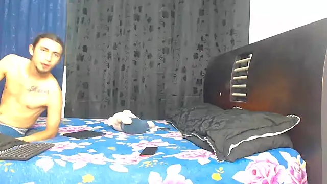 Snapshot of Hot_Sharks_ chatting on 4, 11, 2025 Hot Sharks online show from 4, 11, 2025