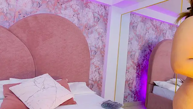 Sara Desire online show from 25, 9, 2025
