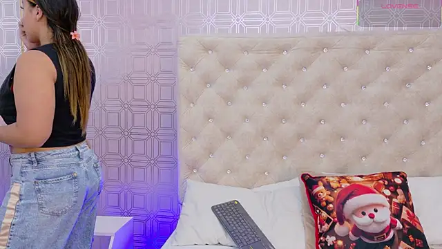 Sara Desire online show from 25, 11, 2025