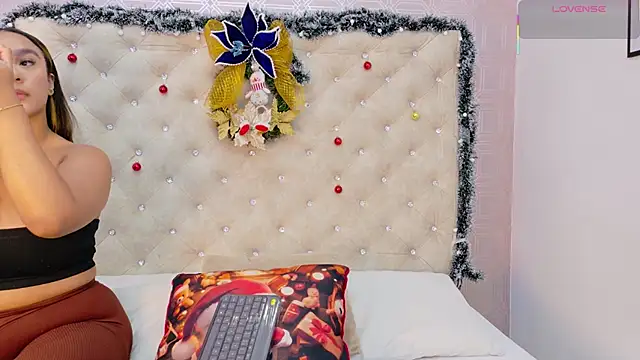 Sara Desire online show from 28, 11, 2025