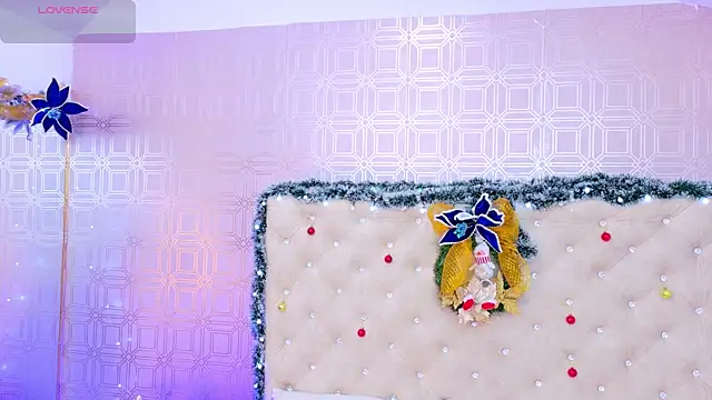 Sara Desire online show from 5, 12, 2025