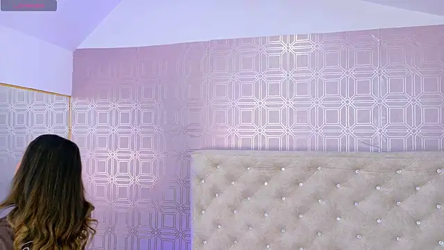 Sara Desire online show from 7, 10, 2025