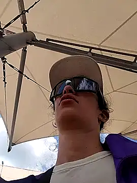 rebekka simpson online show from 8, 11, 2025