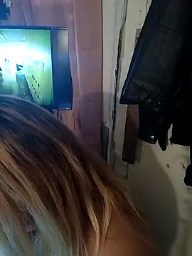 allissonw13 online show from 28, 1, 2025