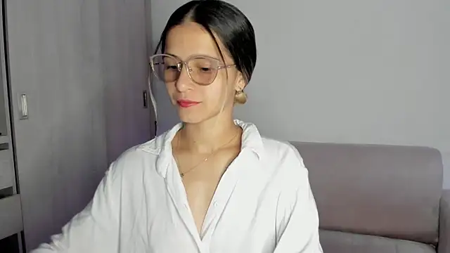 Lilacutte  online show from 9, 2, 2025