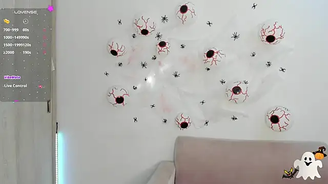 Lilacutte  online show from 28, 10, 2025