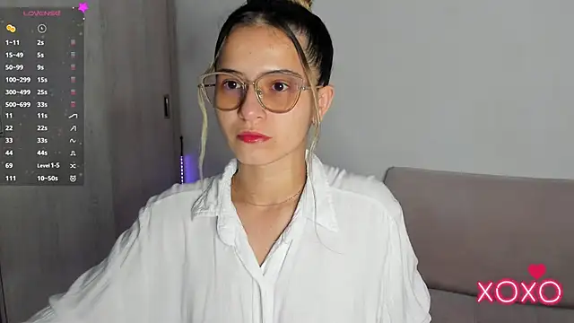 Lilacutte  online show from 20, 9, 2025