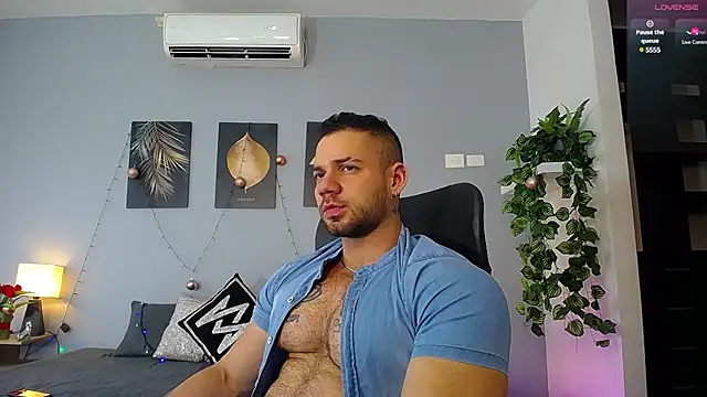Snapshot of JeremyLowe chatting on 20, 12, 2024 JeremyLowe online show from 20, 12, 2024