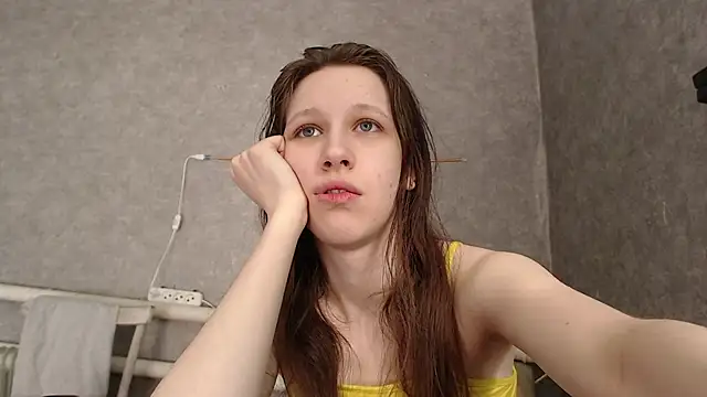 Snapshot of ur_kitty__ chatting on 28, 5, 2026 ur kitty online show from 28, 5, 2026