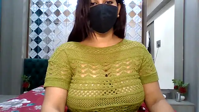 Snapshot of sparkling_queen chatting on 18, 5, 2026 sparkling queen online show from 18, 5, 2026