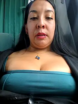 Snapshot of Bella_keny chatting on 8, 5, 2026 Bella keny online show from 8, 5, 2026