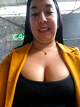 Snapshot of Bella_keny chatting on 24, 4, 2026 Bella keny online show from 24, 4, 2026