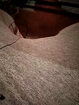 A man in public online show from 13, 1, 2026